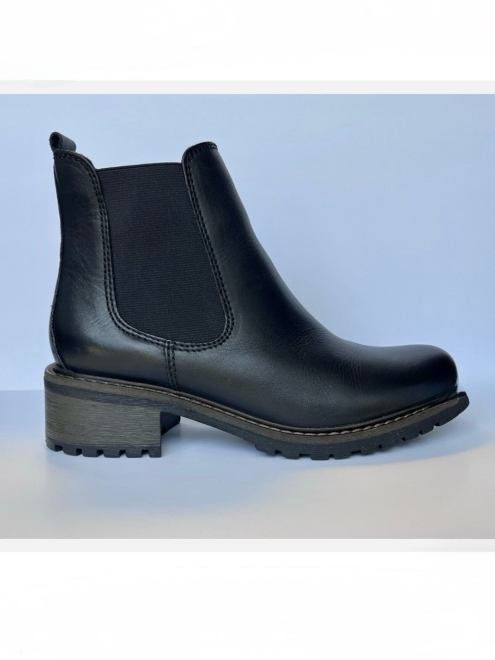 Telluride Clothing Black Lisa Chelsea Leather Ankle Boots Lug Sole Size 9